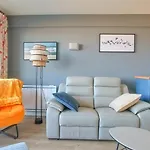 La Douce Vie Apartment *